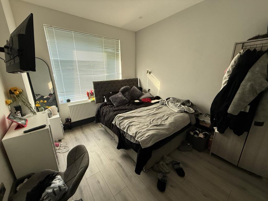 Lot: 140 - WELL PRESENTED RESIDENTIAL INVESTMENT - Bedroom one